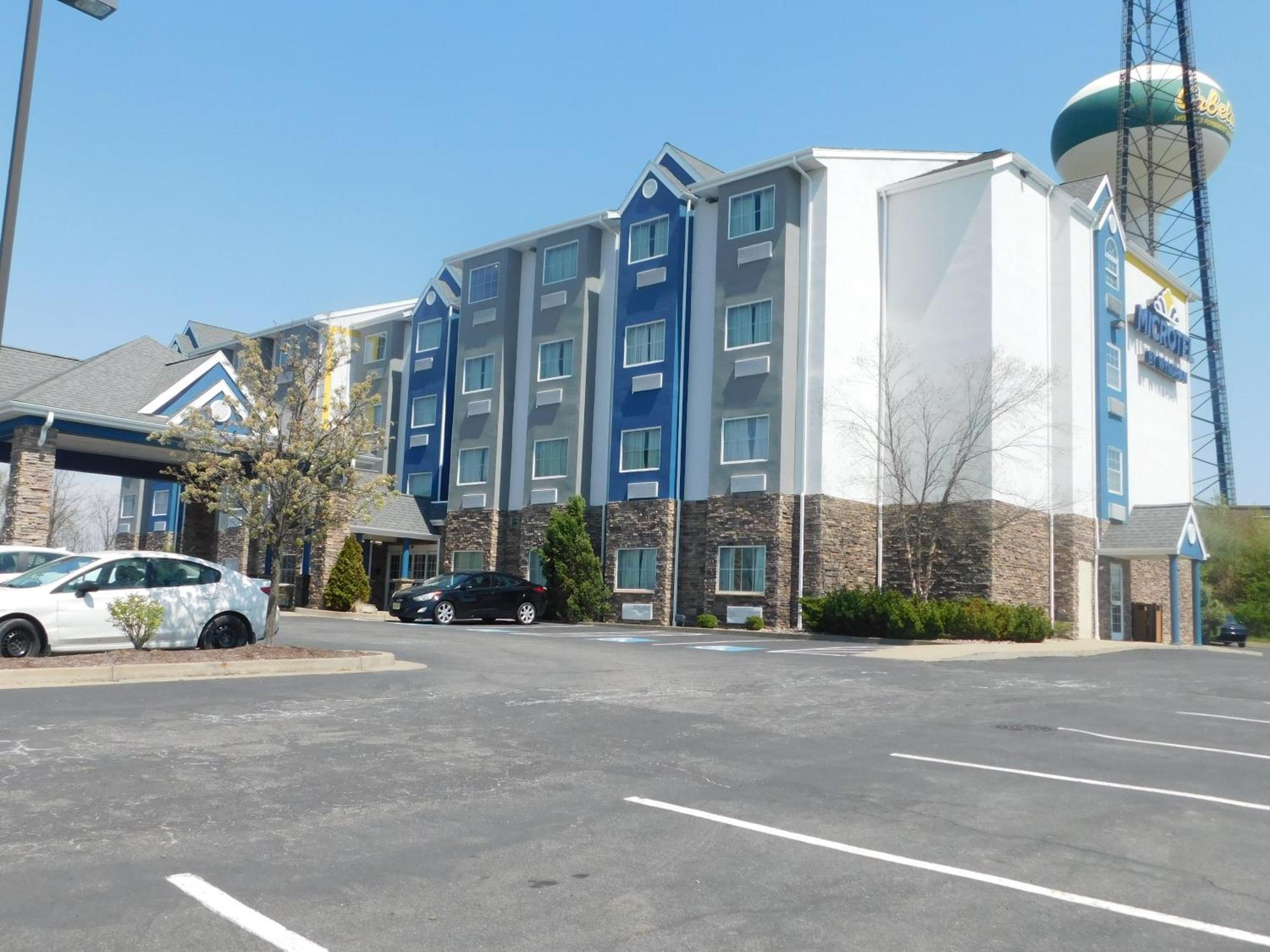 Microtel Inn & Suites By Wyndham Wheeling At The Highlands Triadelphia Exteriör bild