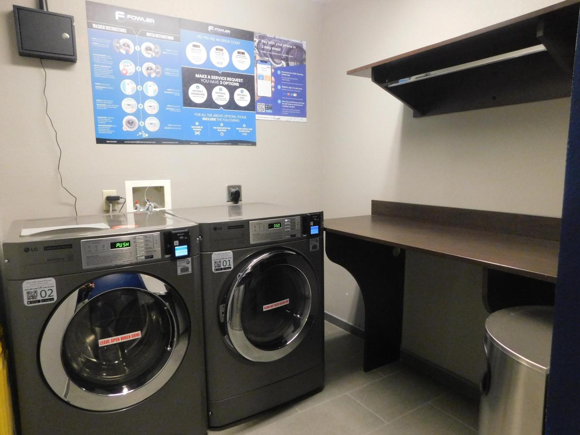 Microtel Inn & Suites By Wyndham Wheeling At The Highlands Triadelphia Exteriör bild