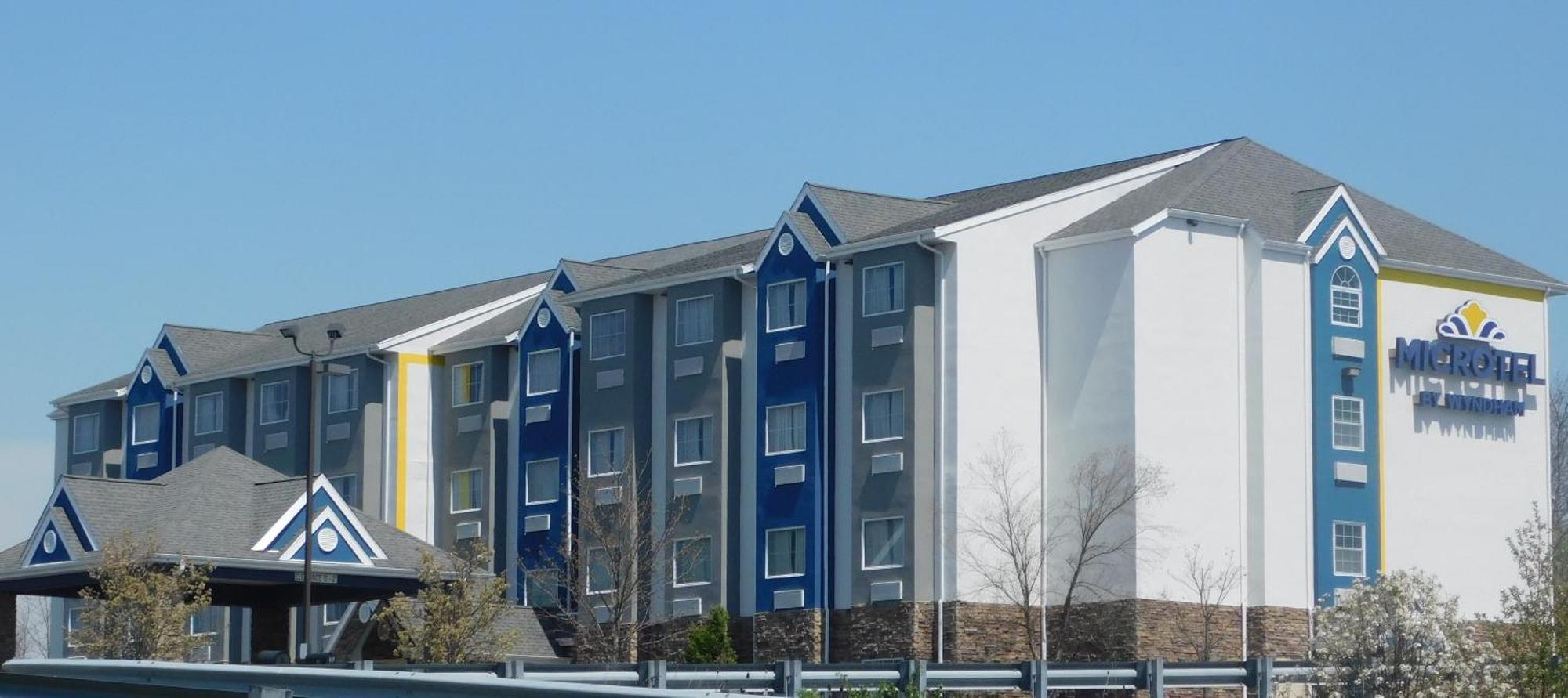 Microtel Inn & Suites By Wyndham Wheeling At The Highlands Triadelphia Exteriör bild