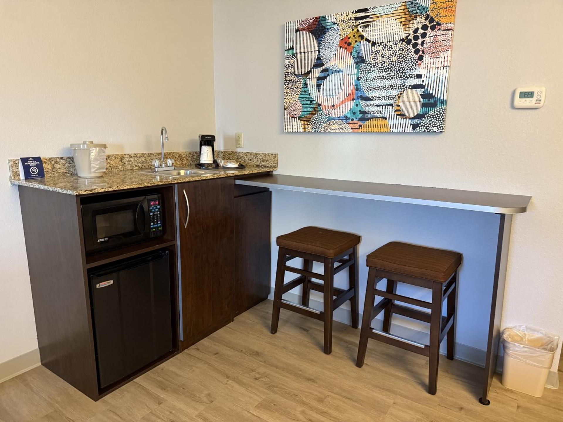 Microtel Inn & Suites By Wyndham Wheeling At The Highlands Triadelphia Exteriör bild