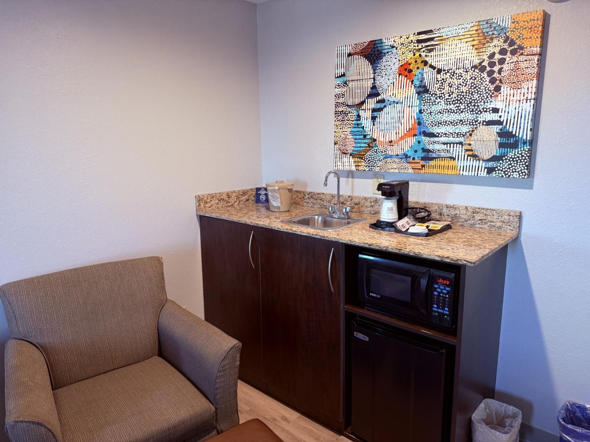 Microtel Inn & Suites By Wyndham Wheeling At The Highlands Triadelphia Exteriör bild
